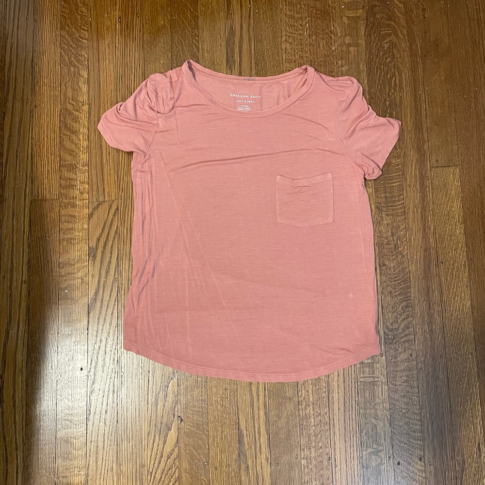 Salmon Colored American Eagle Top Size: S